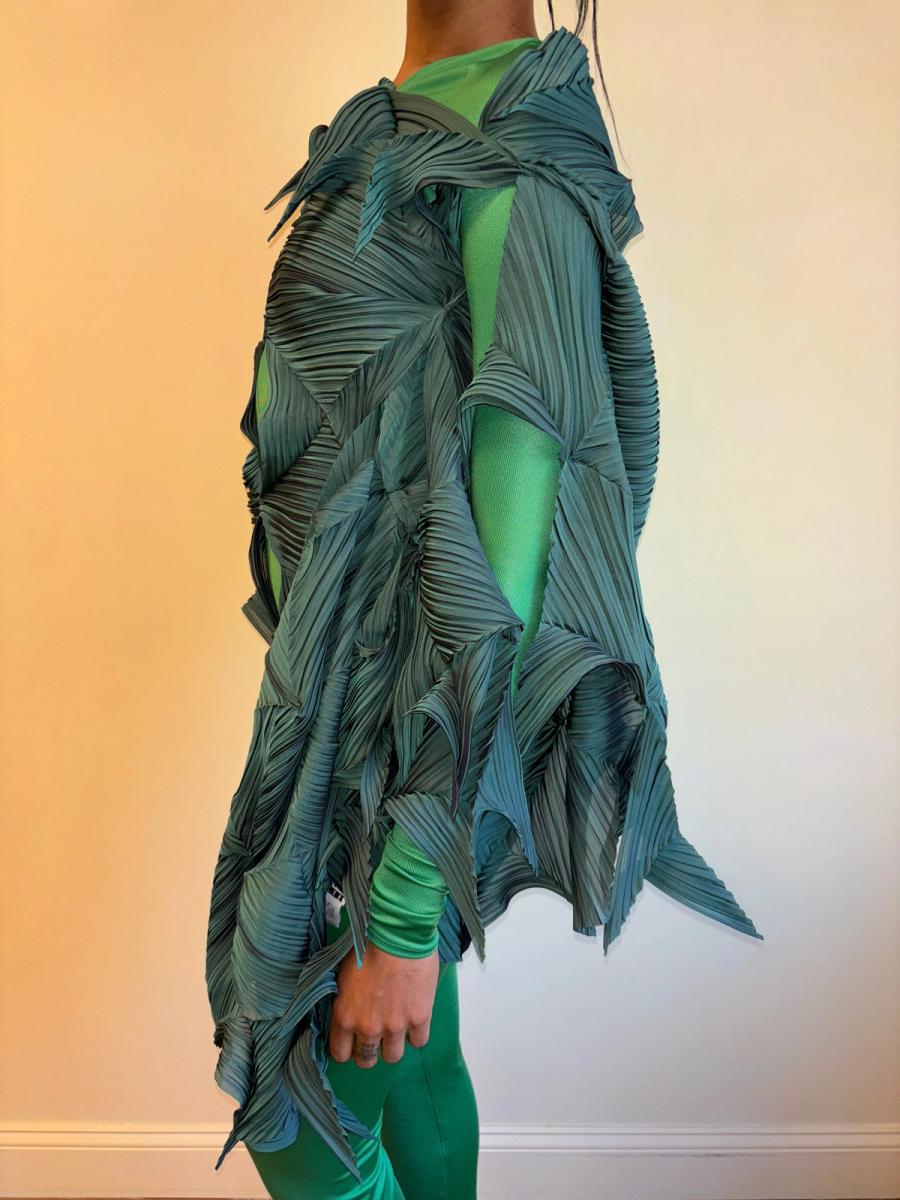 Issey Miyake Pleated Green Spiky Scarf product image