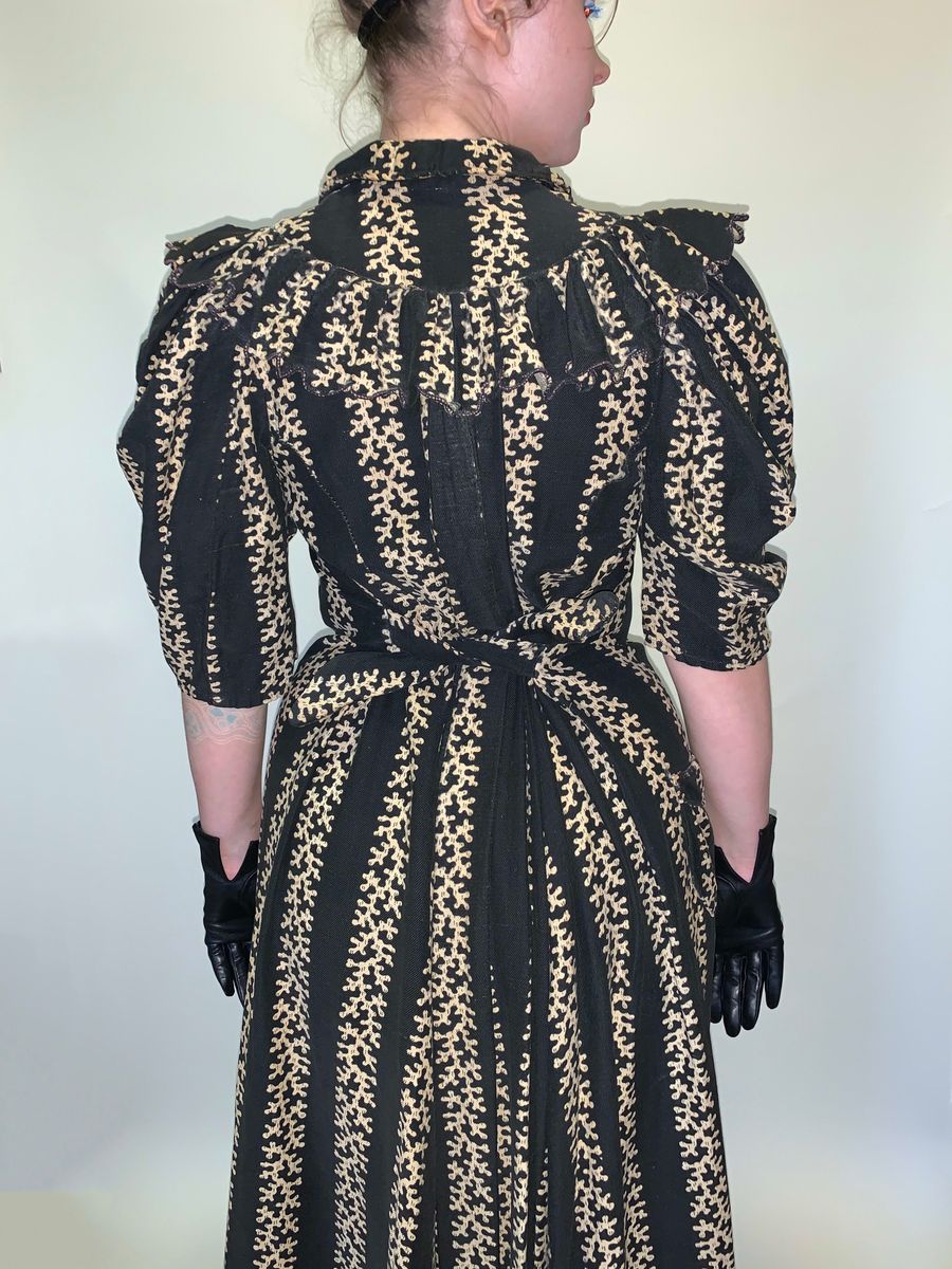 1800s Vermicular Print Wrapper product image