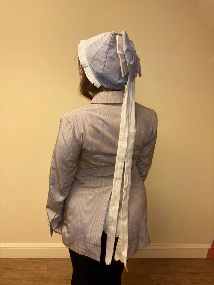 Berlin Opera House Bow Hat product image