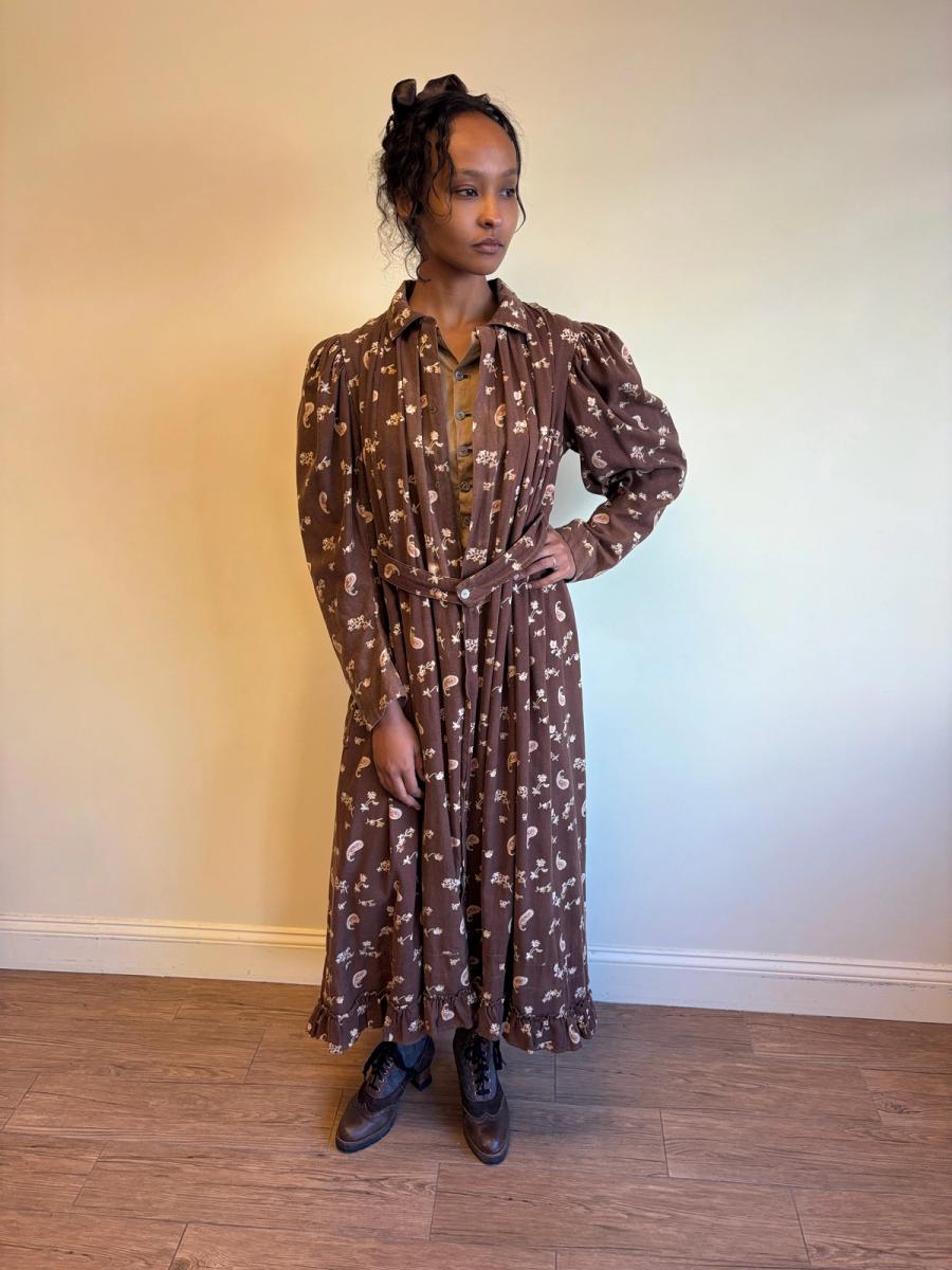 Victorian Brown Paisley Wrapper product image