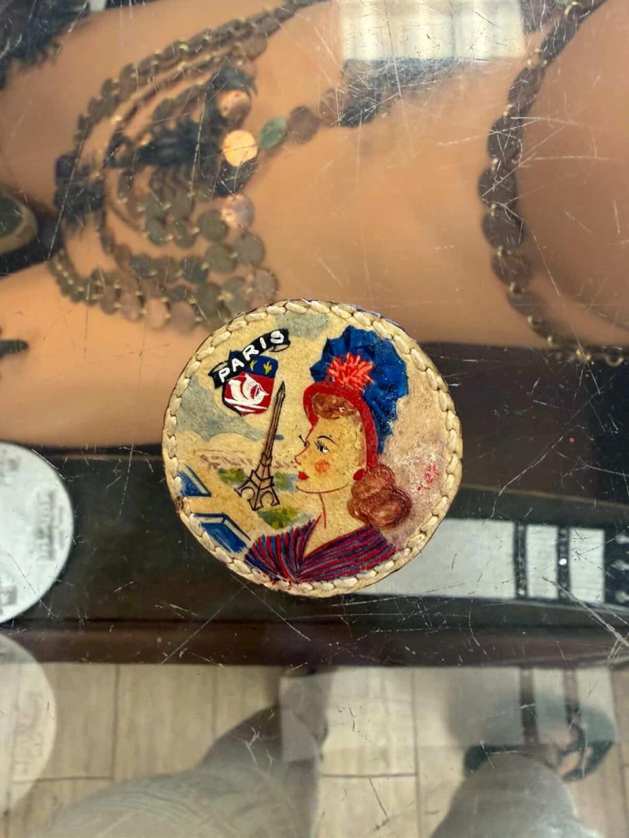 1940s Paris Souvenir Set product image