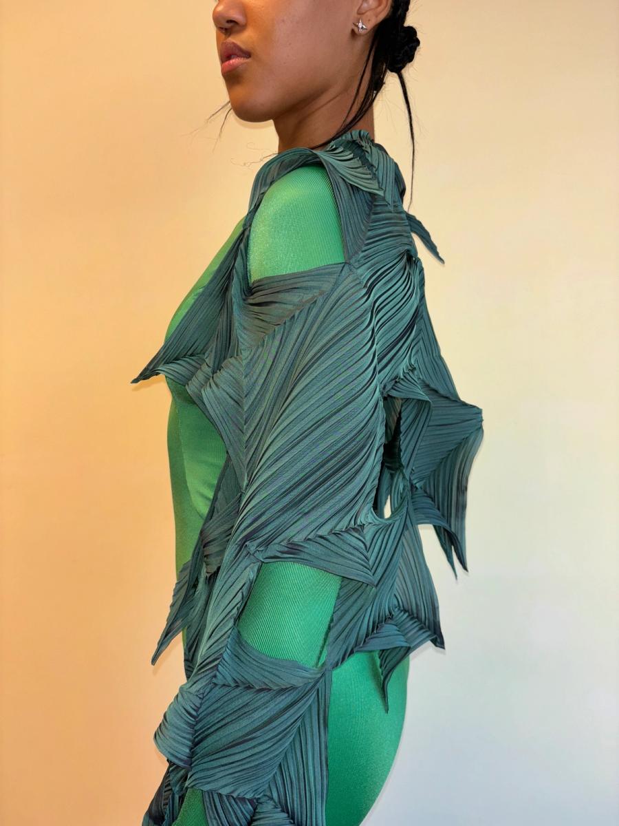 Issey Miyake Pleated Green Spiky Scarf product image