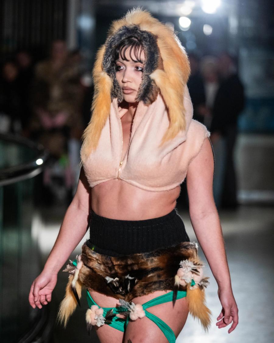 Collection 009 - DEAD CURRENCY look