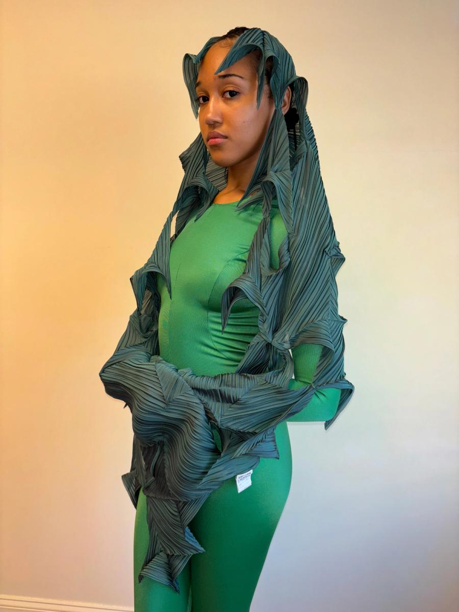 Issey Miyake Pleated Green Spiky Scarf product image