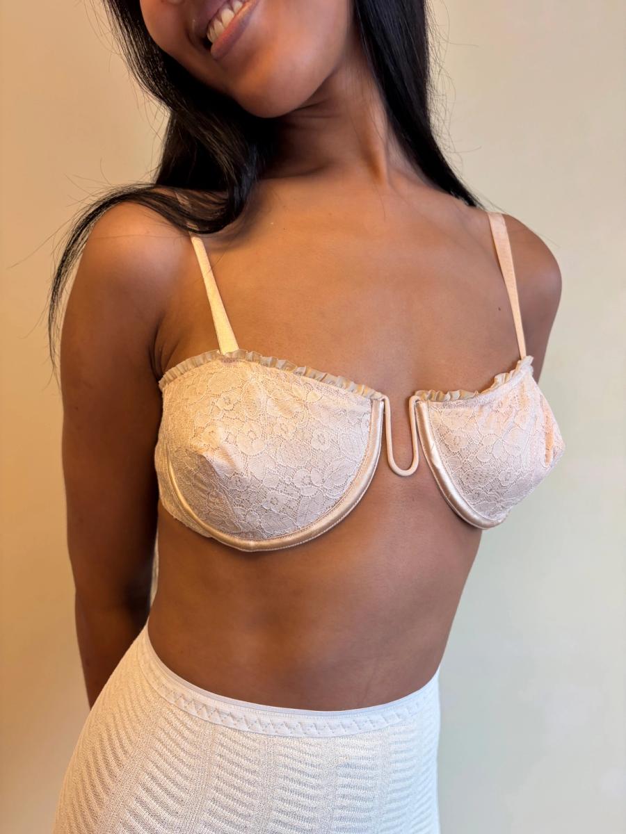 1950s French Pink Lace U Wire Bra product image