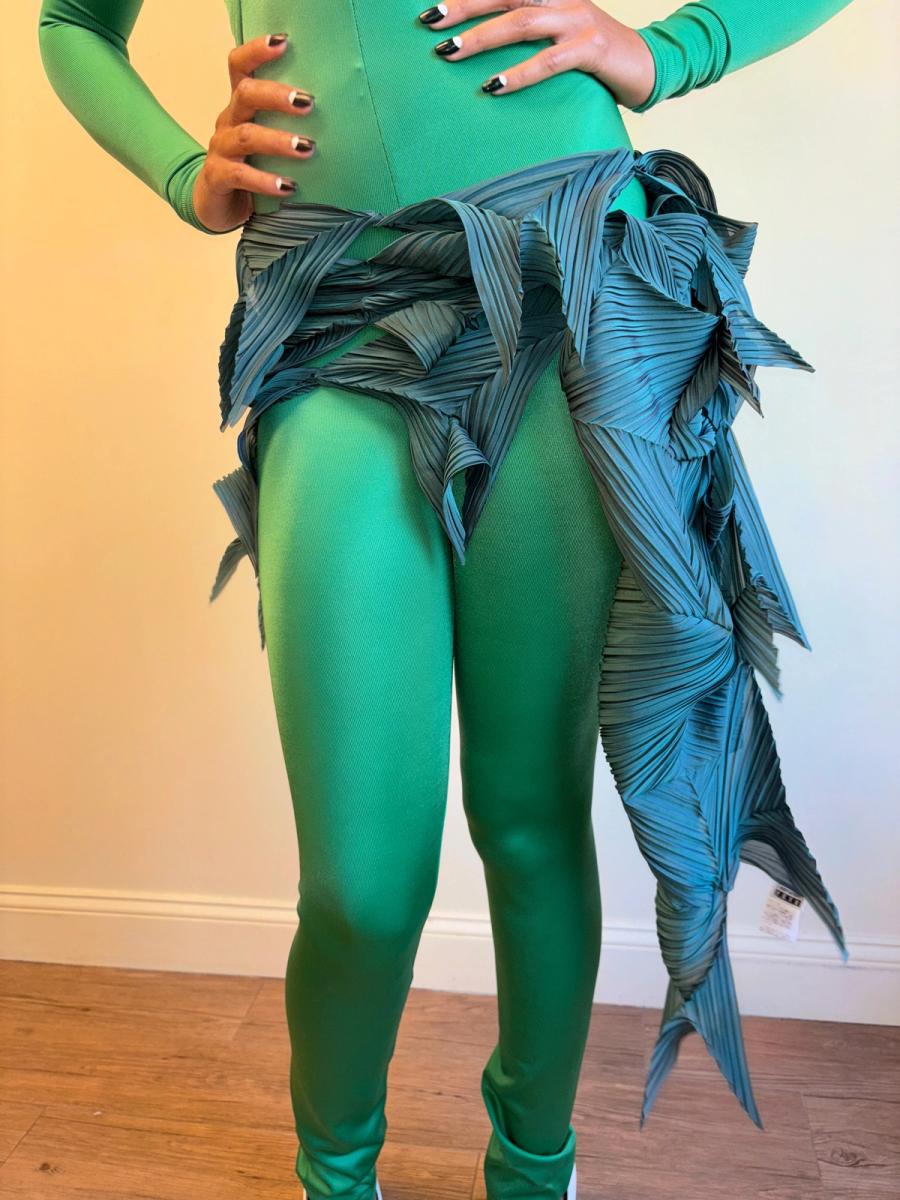 Issey Miyake Pleated Green Spiky Scarf product image