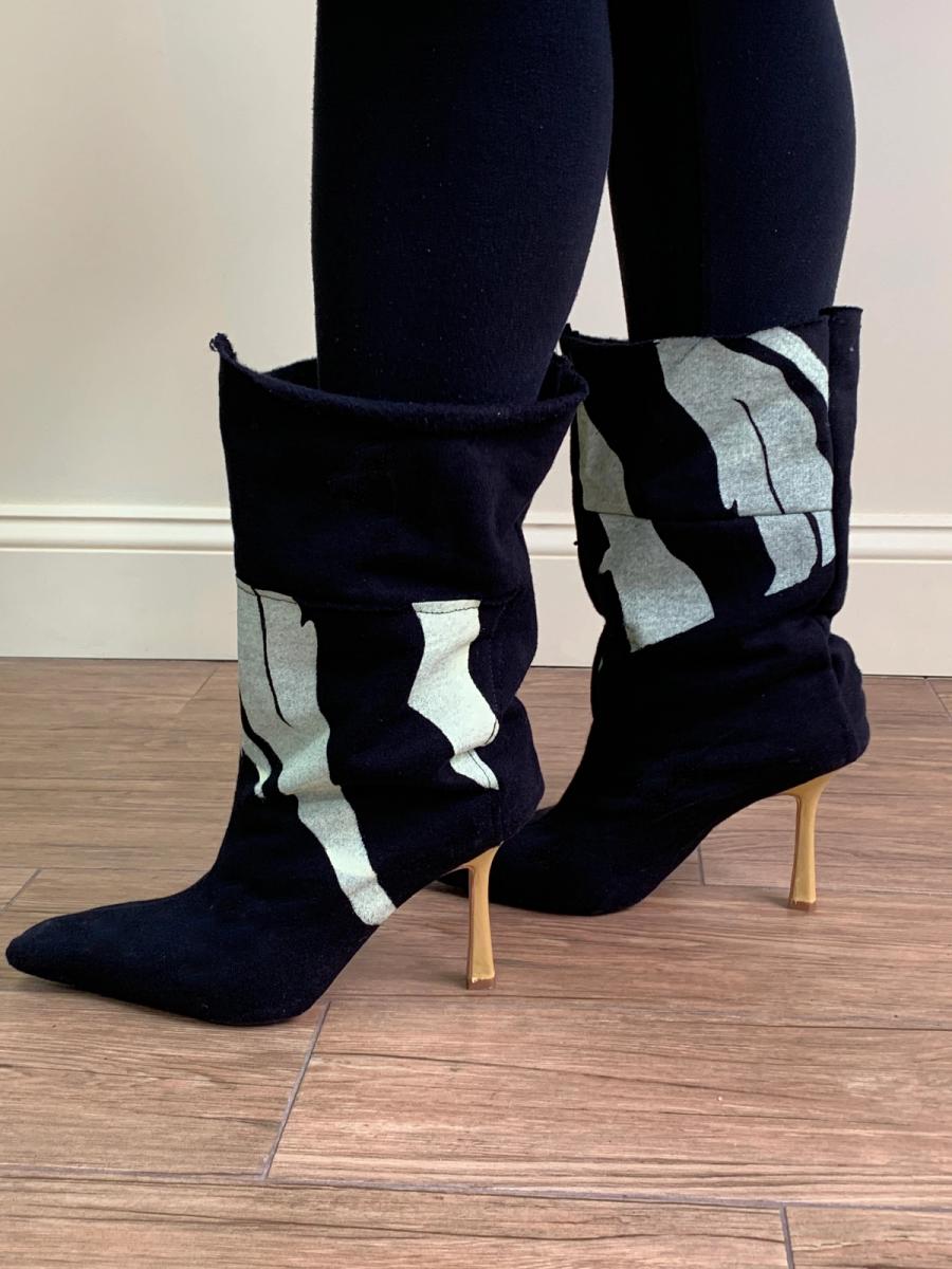 'Enfer' Runway Sample Slouchy Heels in Black product image