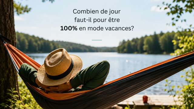 Personne se reposant dans un hamac au bord d'un lac pendant les vacances, illustrant le temps nécessaire au cerveau pour décrocher et récupérer mentalement.