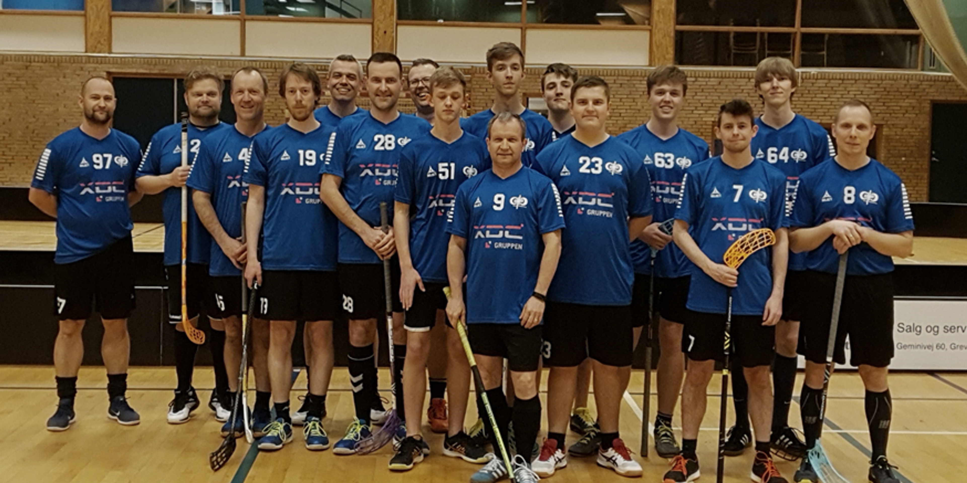 Greve Floorball Clubs medlemmer samlet til holdbillede
