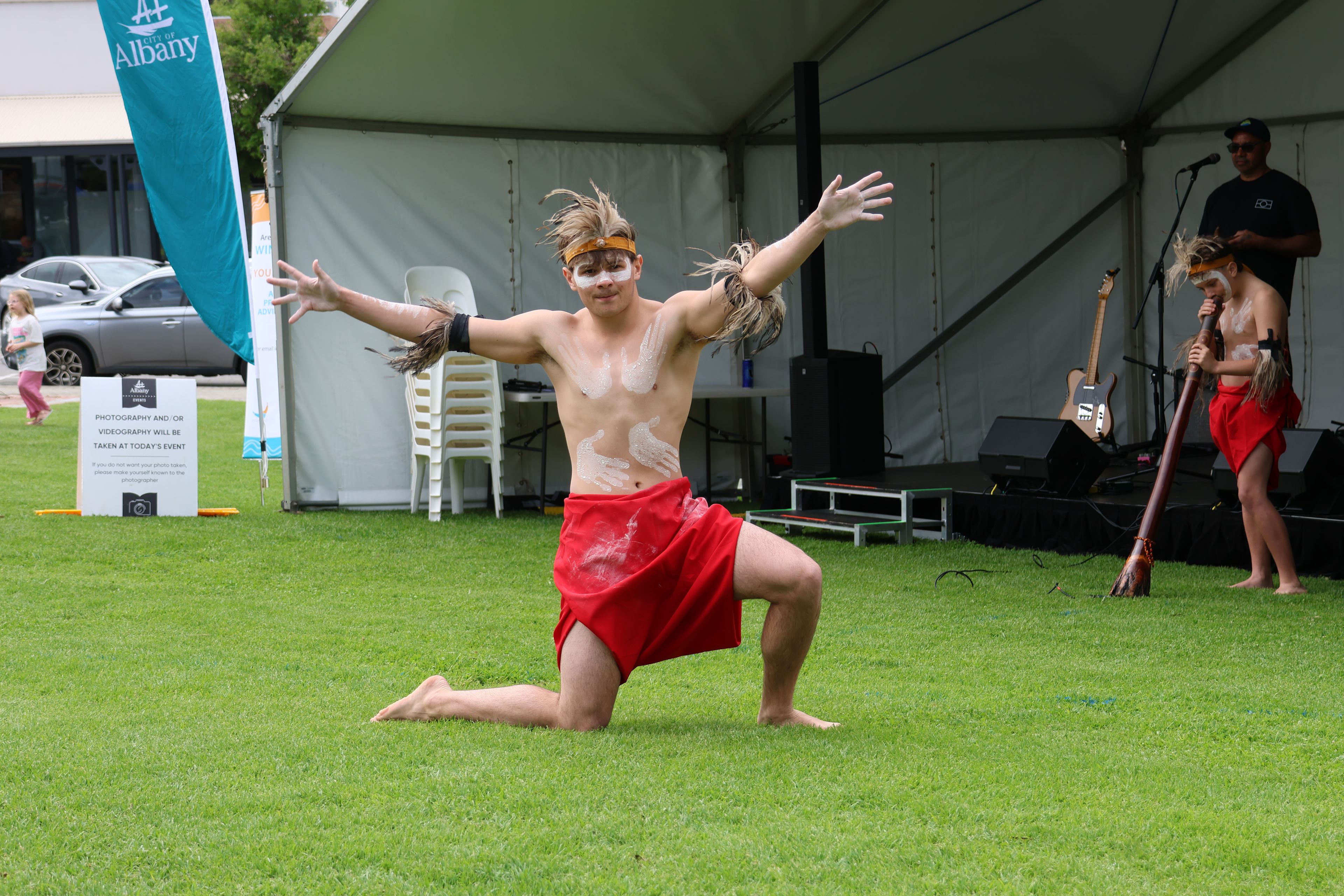 Mooditch Nop Dance Group