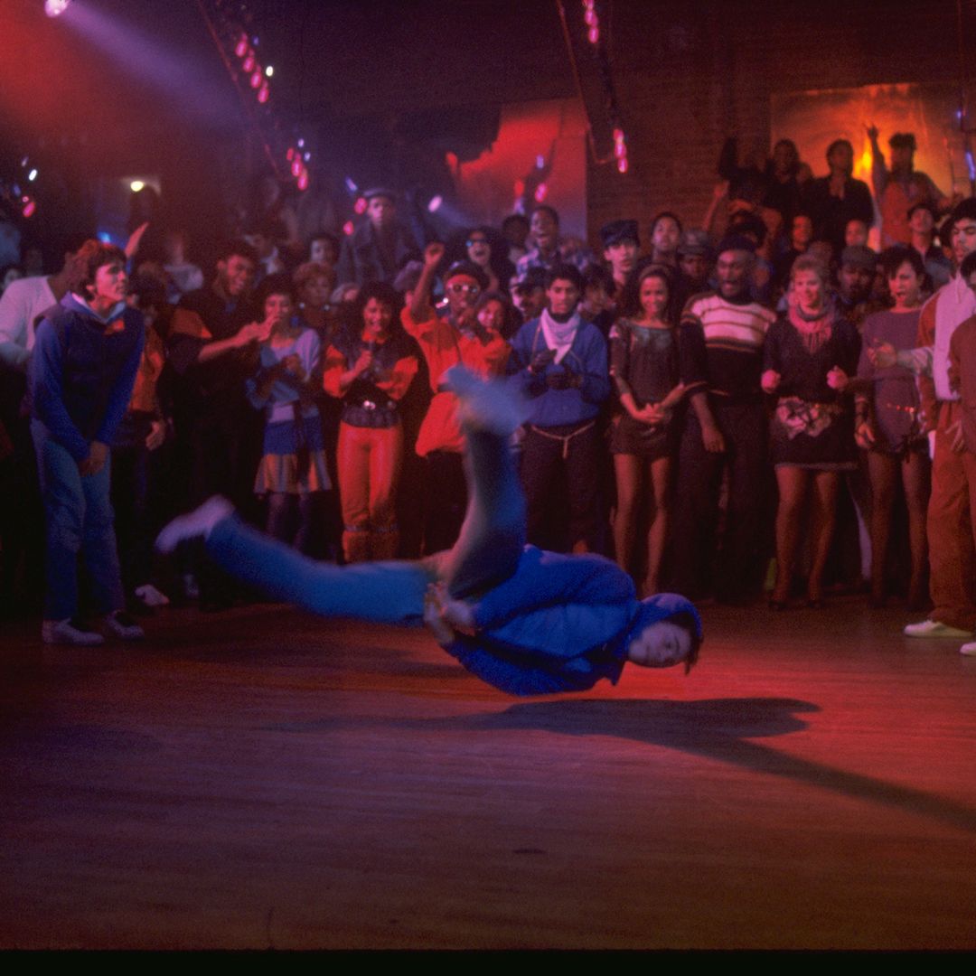 Bilde fra filmen Beat Street, av en break-danser