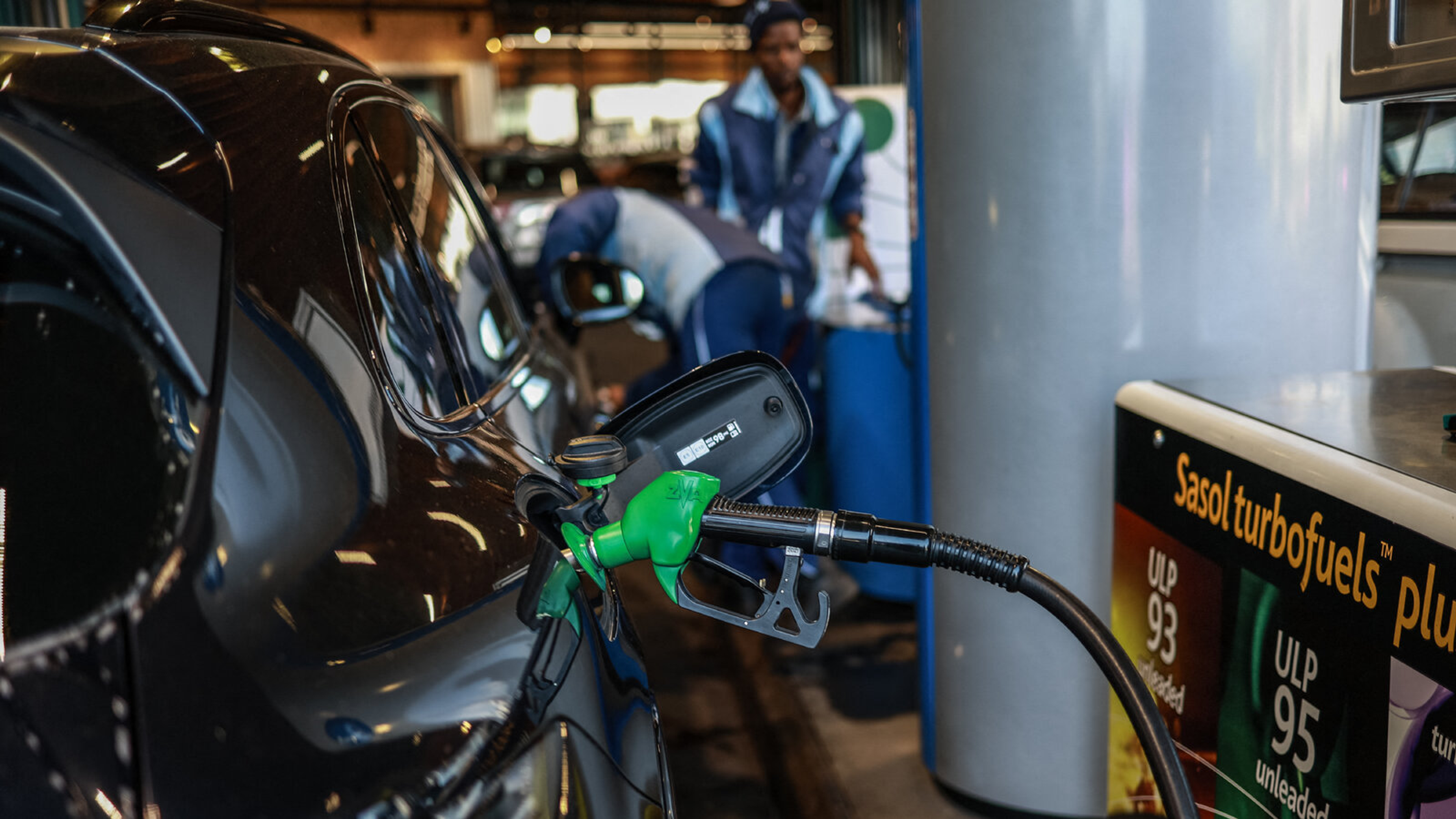 U.S. Stock Futures Drop as Oil Prices Surge Amid Trump’s Iran War Escalation Remarks