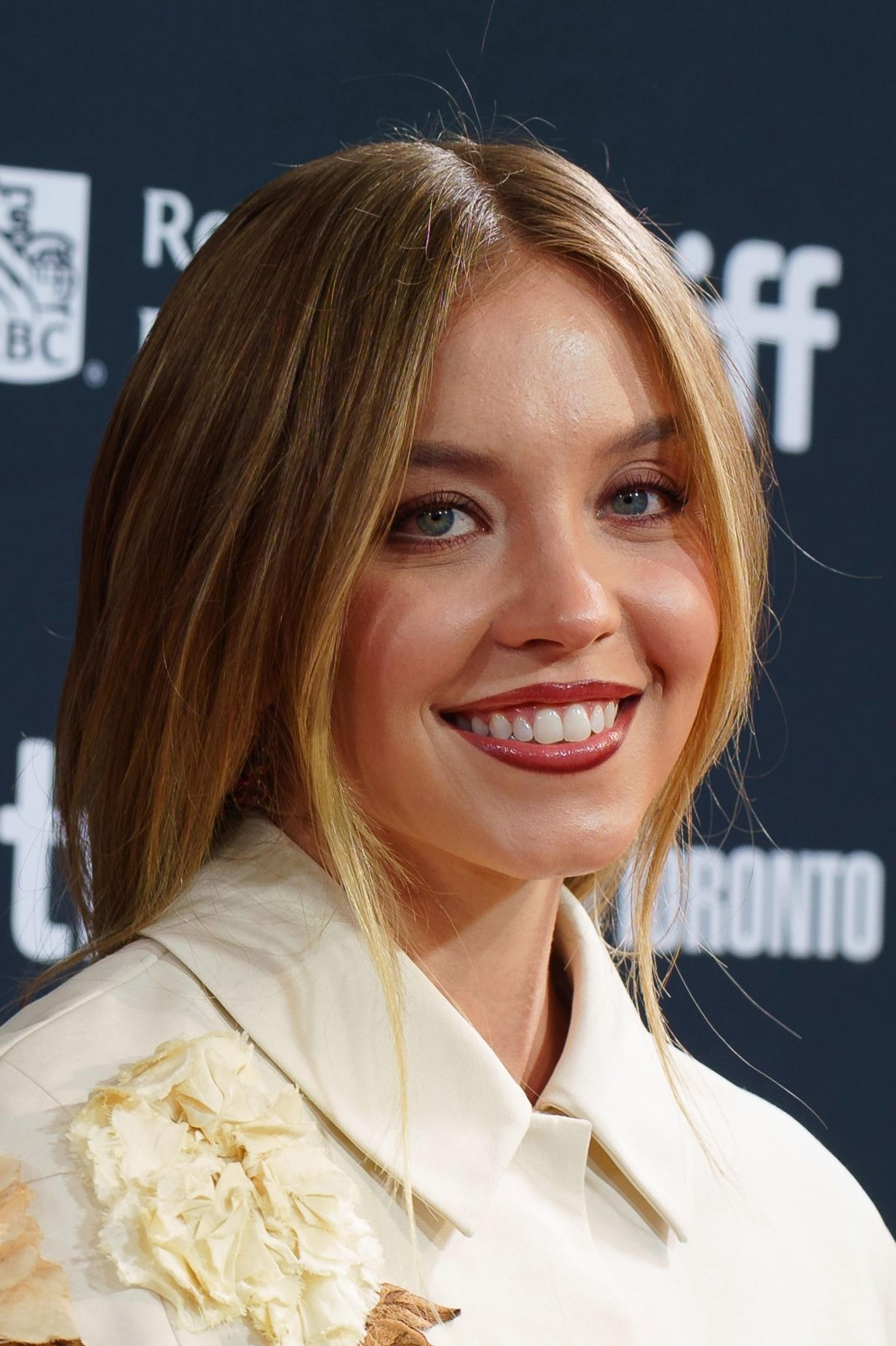 Sydney Sweeney's Ascent: Charting the Rise of Hollywood's New Leading Lady