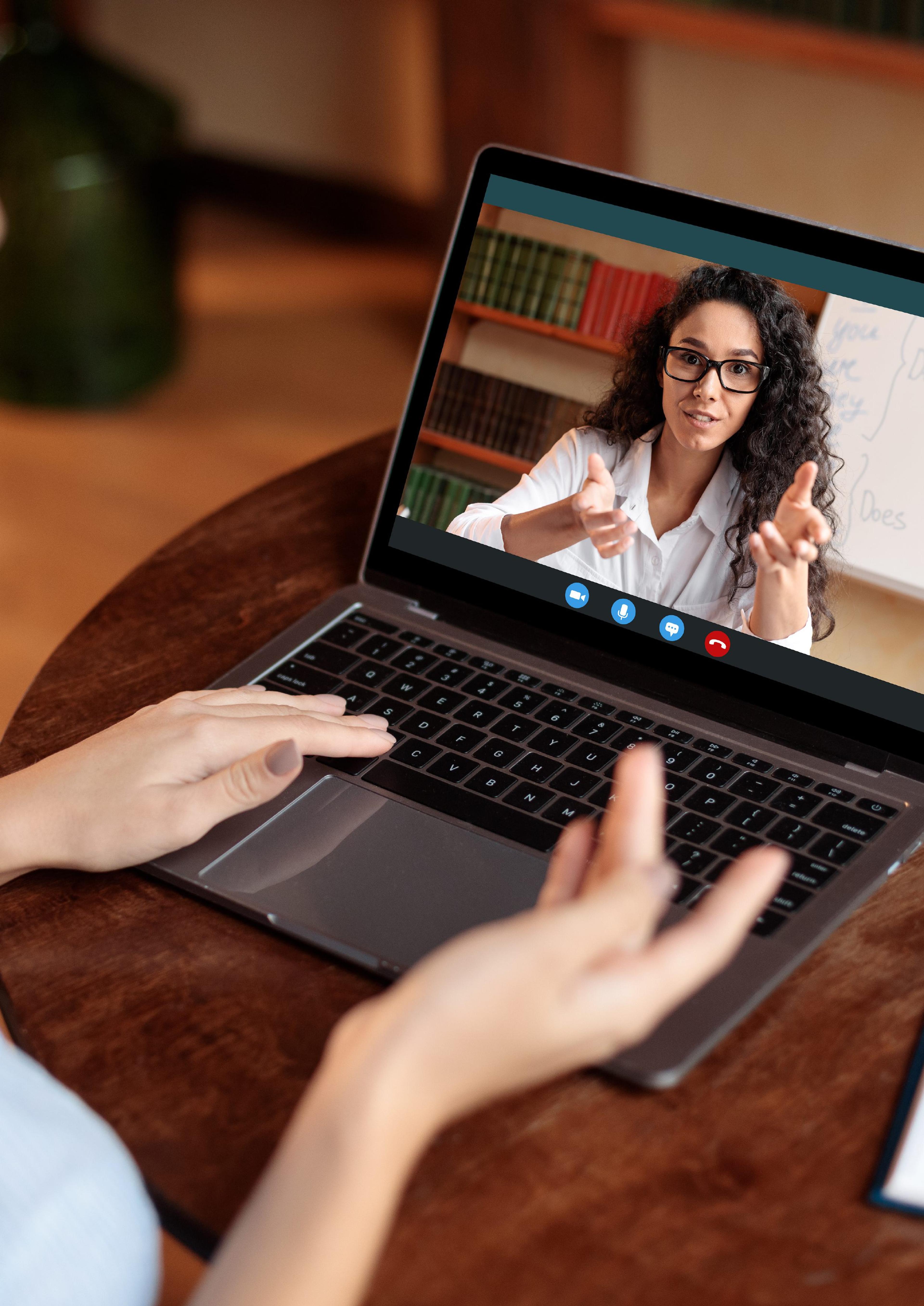 teacher teaching online