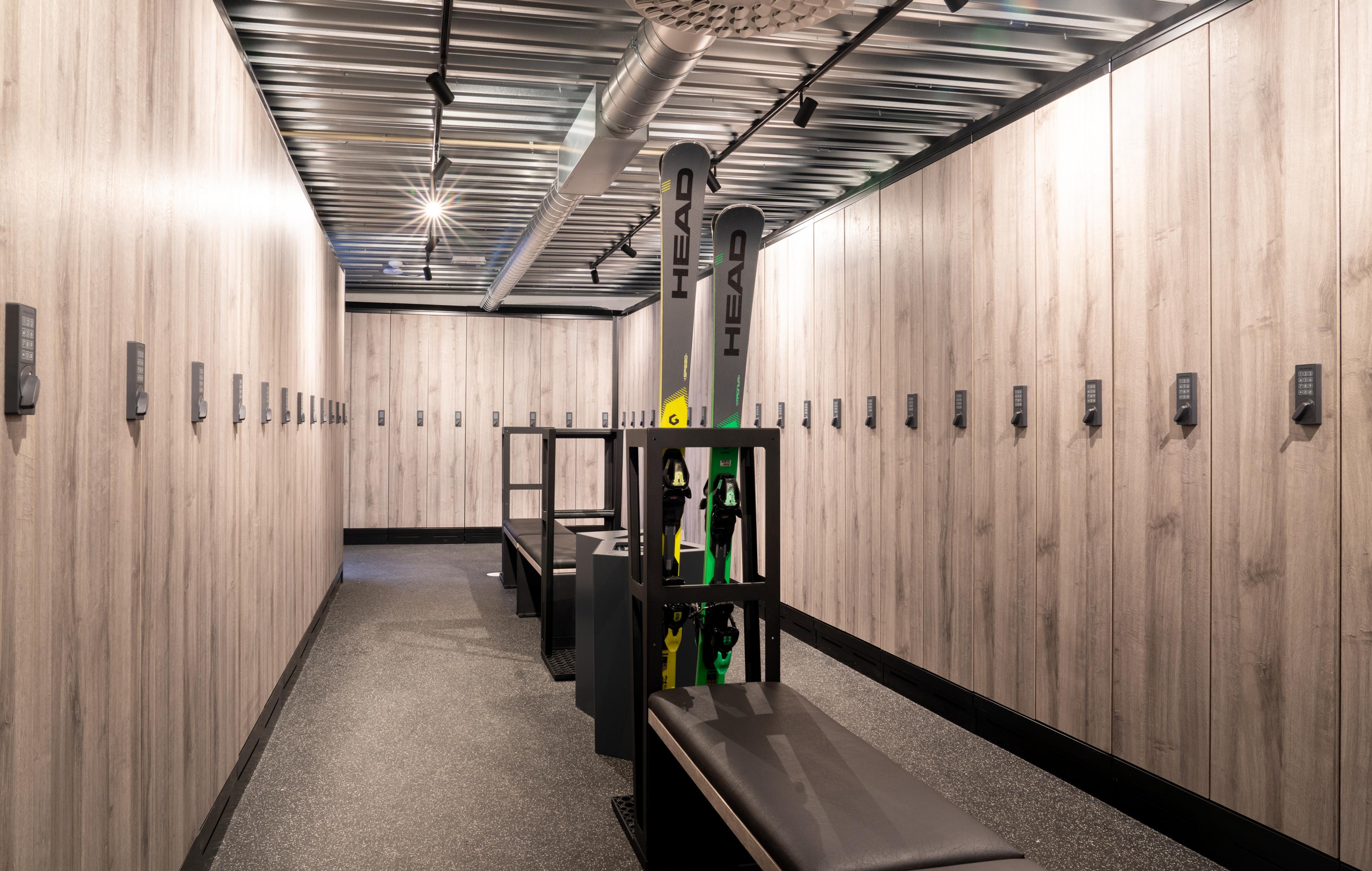 Basecamp Narvik - Ski Lockers