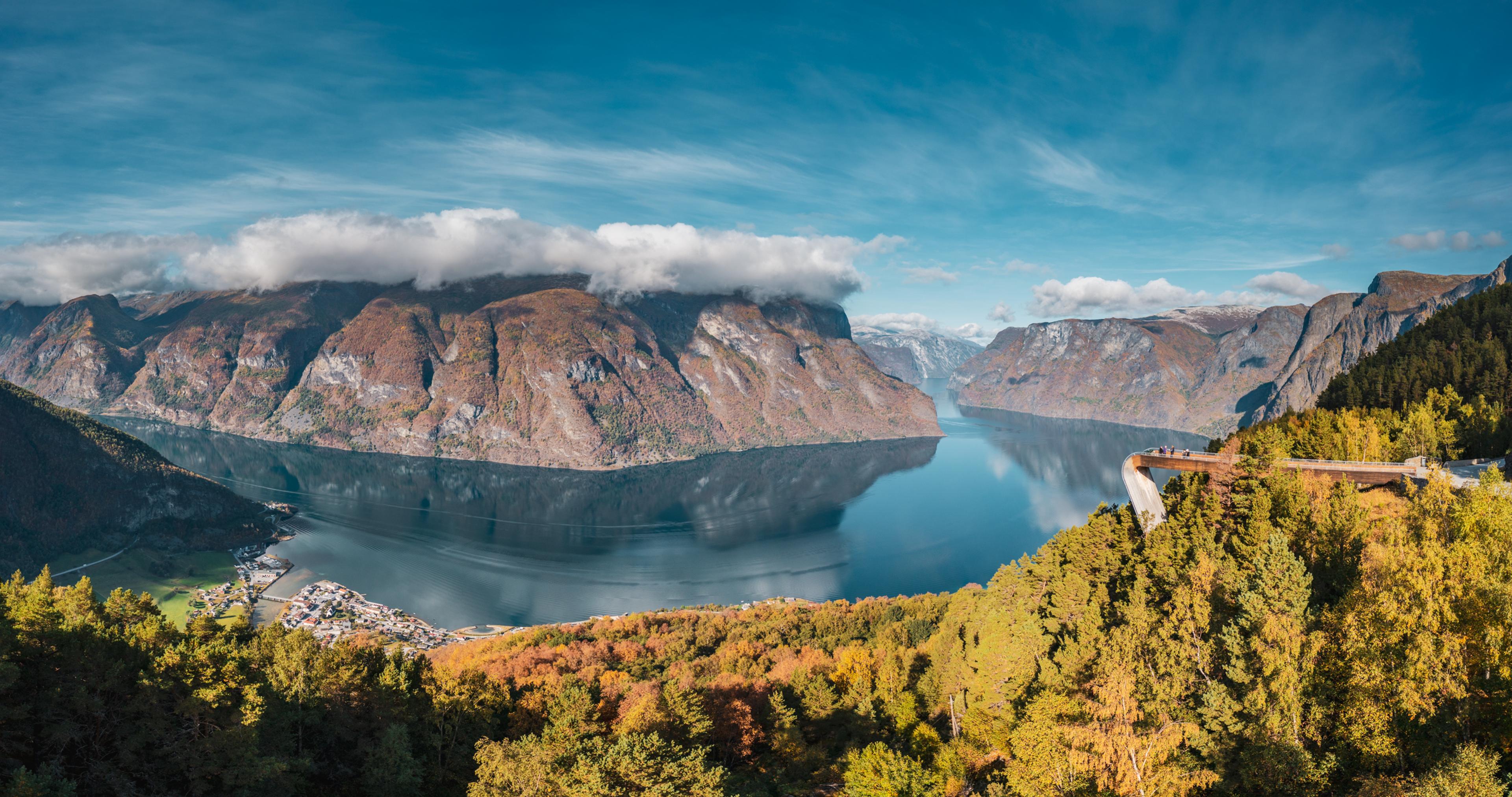 Stegastein utkikspunkt i høstfarger