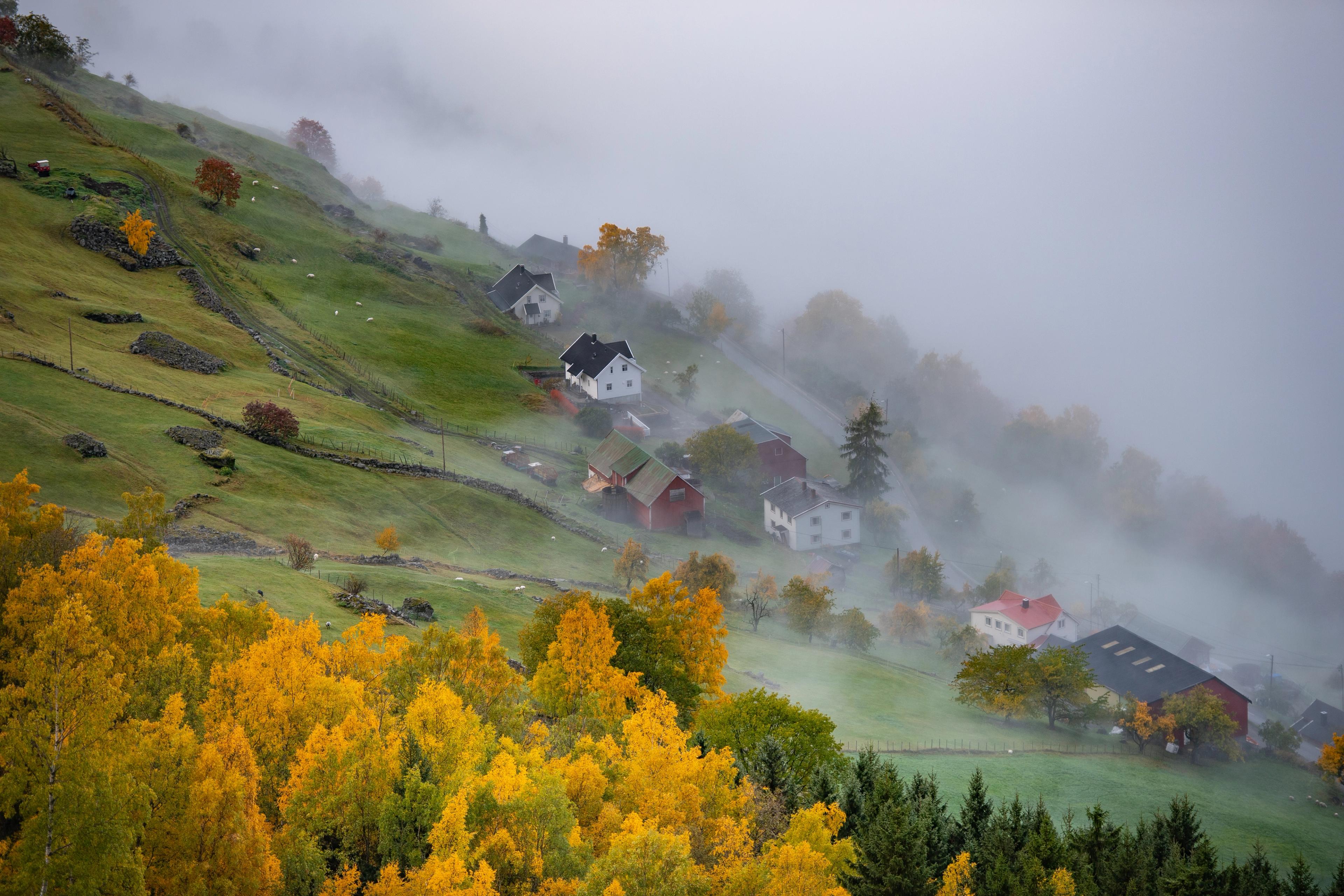 Farm underneath Stegastein during fall