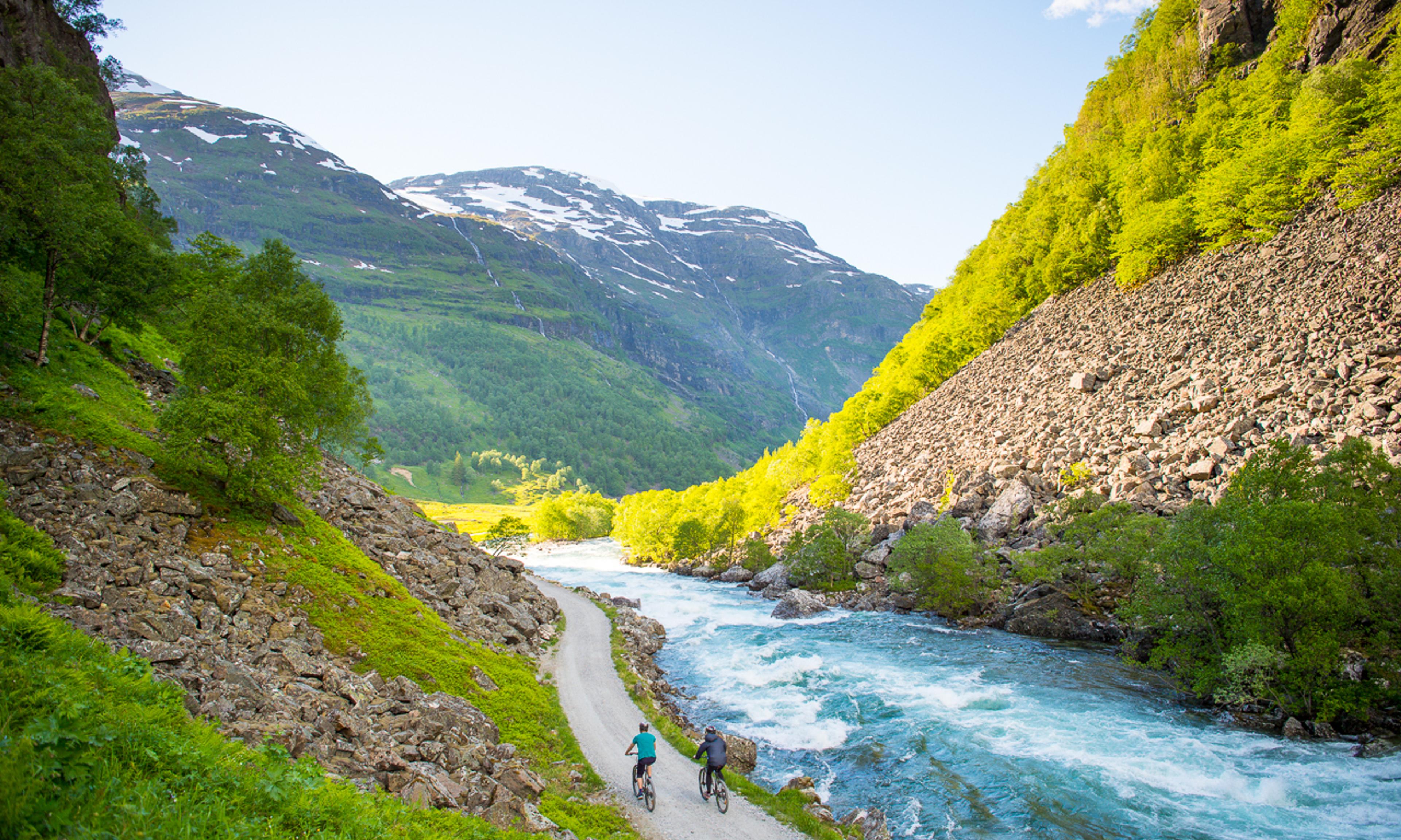 biking in flåm valley