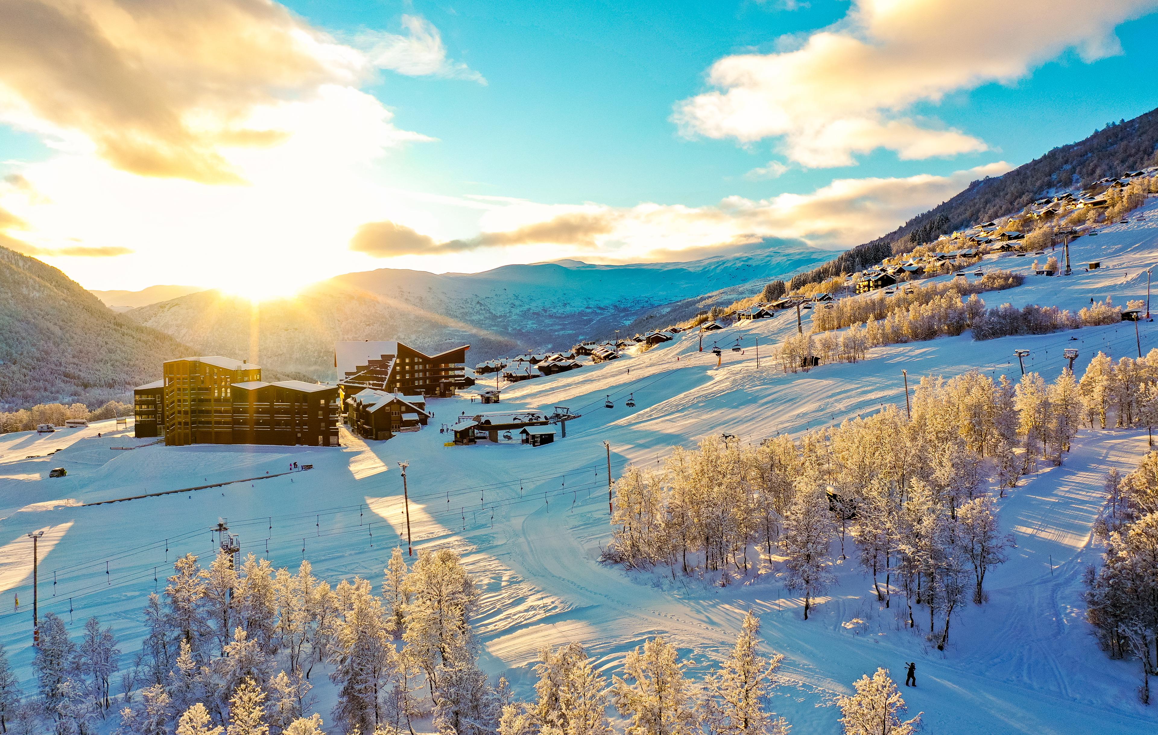 Myrkdalen Hotel en solfylt vinterdag