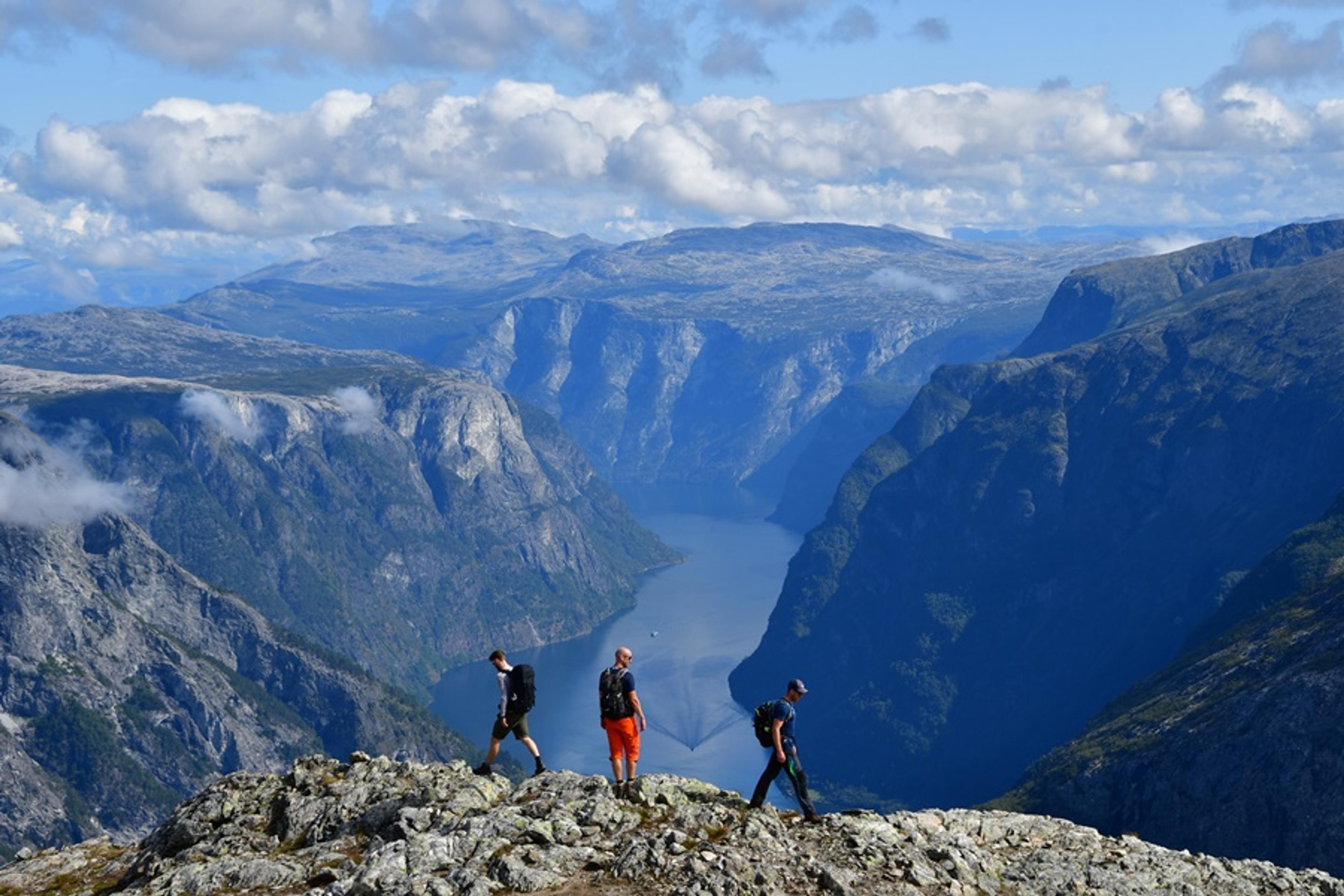 Går du til spektakulære Bakkanosi, er turen delvis uten sti uavhengig av hvilken rute du velger. Da er det lurt å ha evnen til å lese kart.