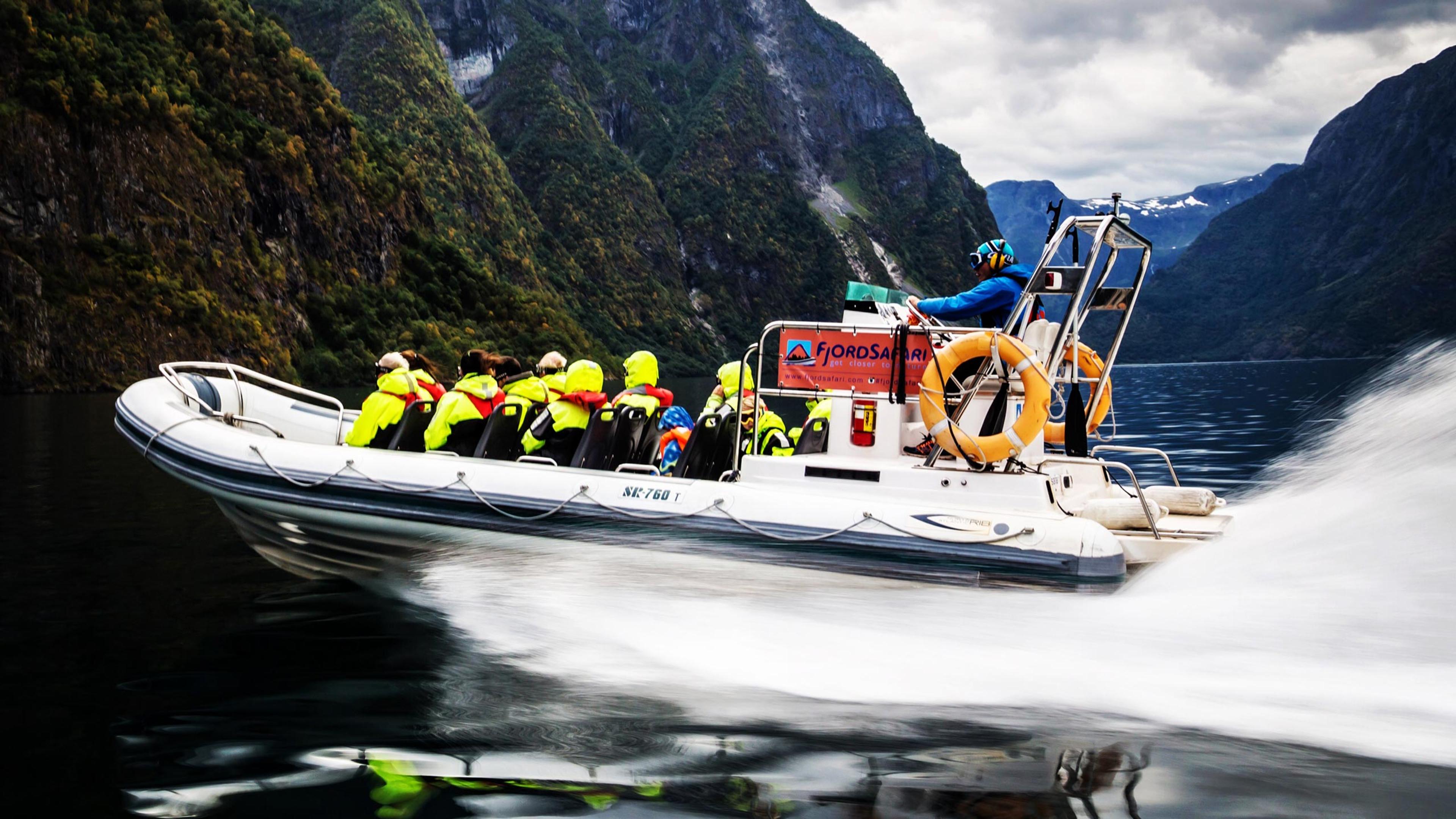 Rib-båt Næøyfjorden