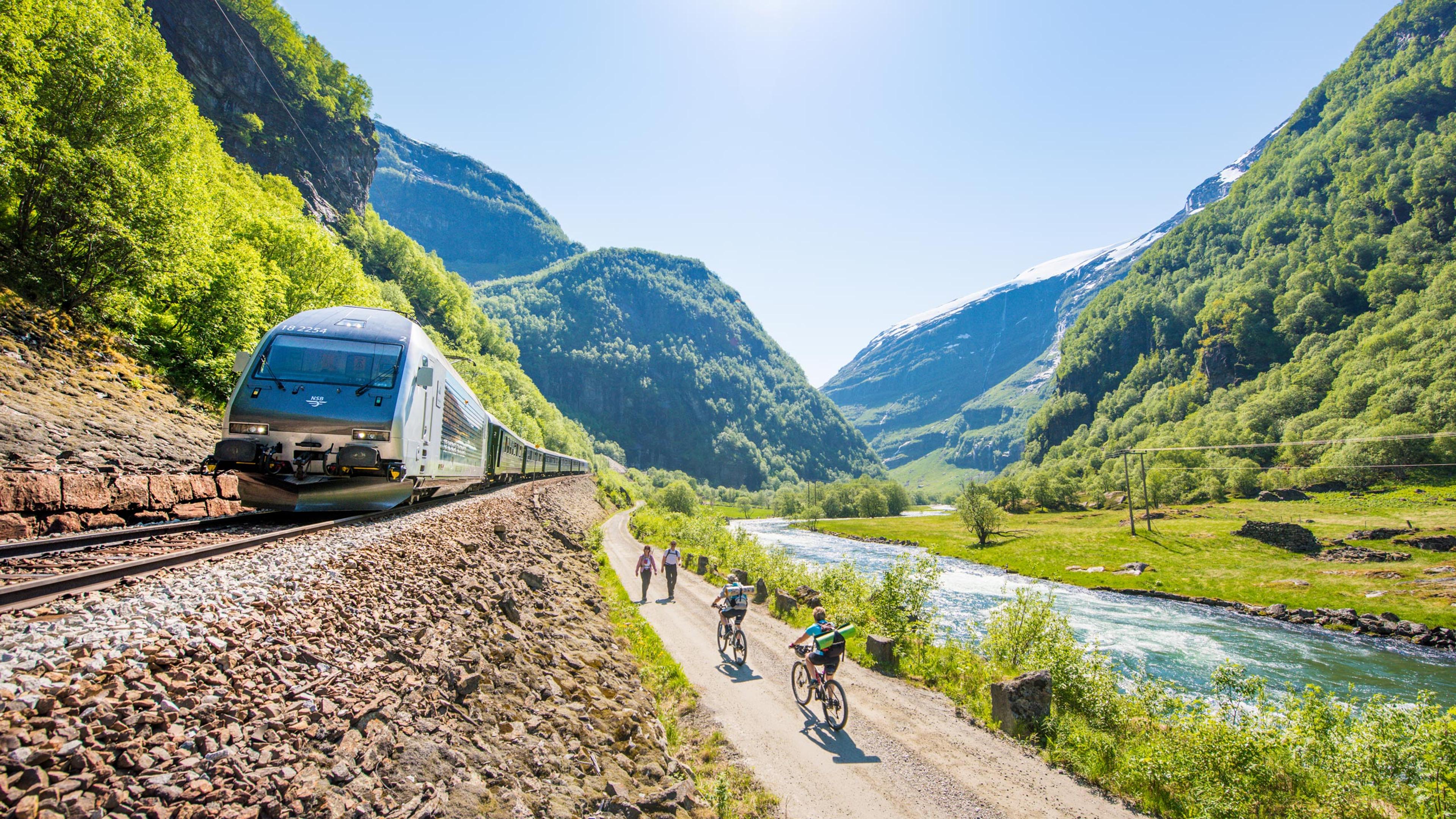 gå og sykle i flåmsdalen