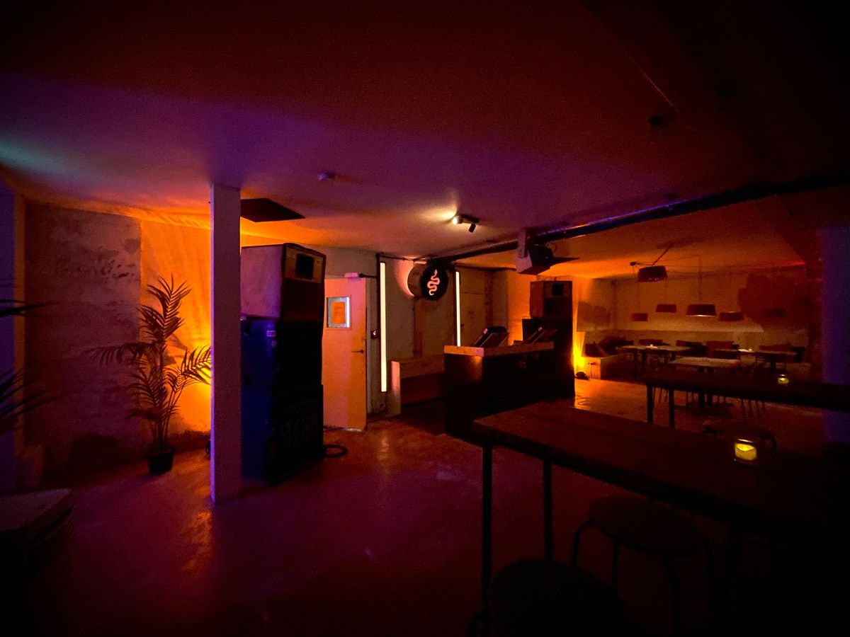Aaja Bar