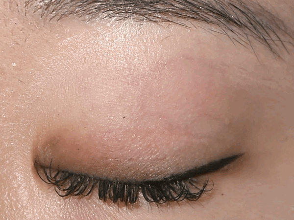 Oh Hee-won (오희원) wearing NEOiSM