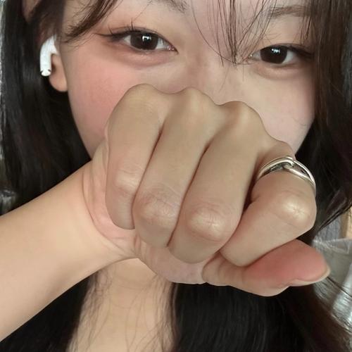 Kim So-young (김소영) look 2