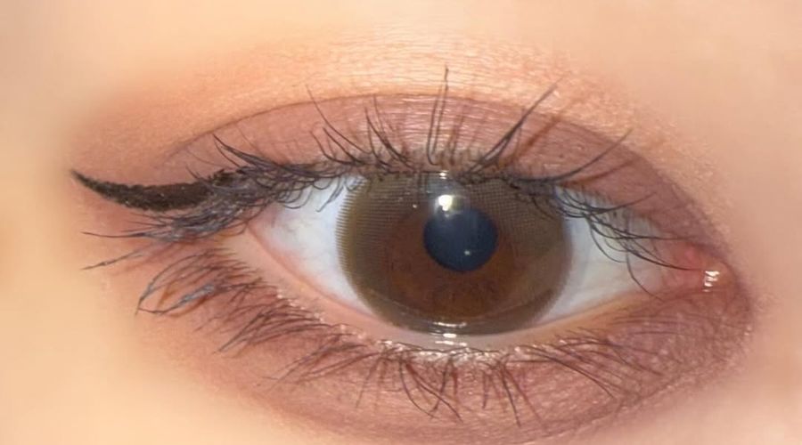 Park Yewon (박예원) eye close-up wearing NEOiSM