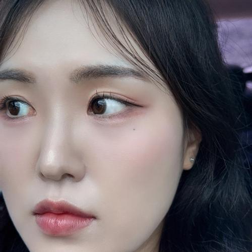 Um Ji-young (엄지영) look 3