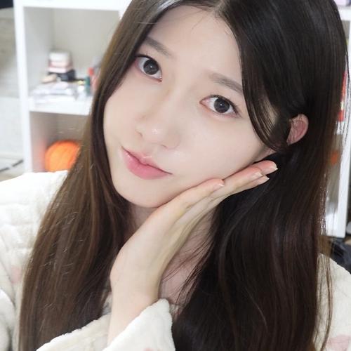 Hwang Joo-young (황주영) look 2