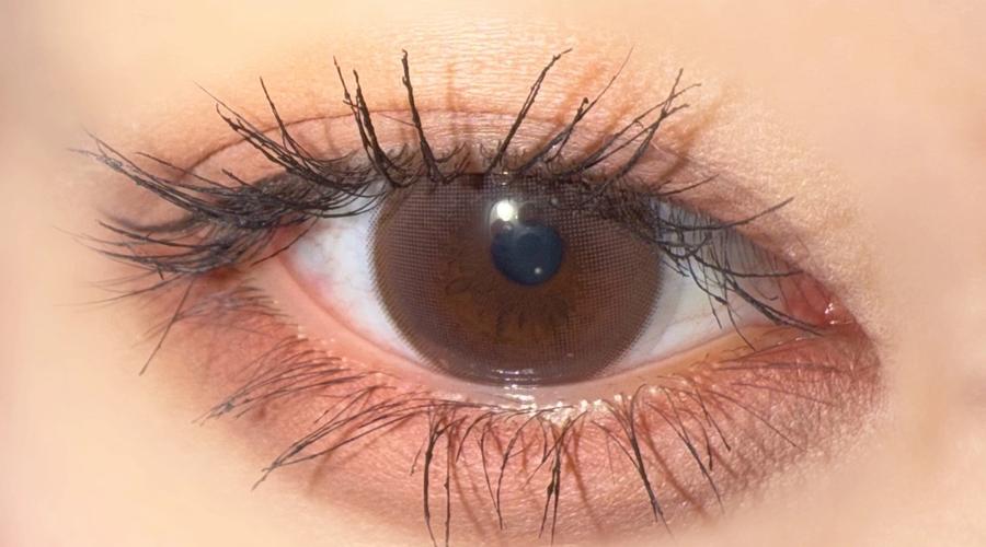 Park Yewon (박예원) eye close-up wearing NEOiSM