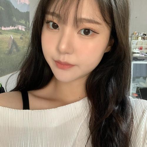 Nam Dasol (남다솔) look 2