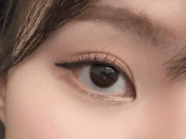 Nam Dasol (남다솔) wearing NEOiSM