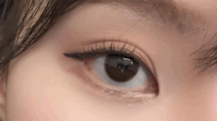 Nam Dasol (남다솔) eye close-up wearing NEOiSM