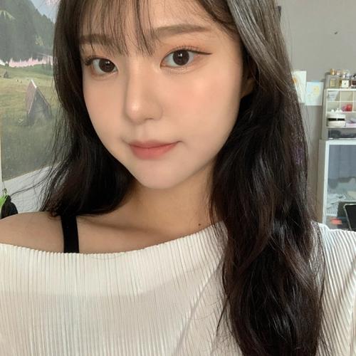 Nam Dasol (남다솔) look 1