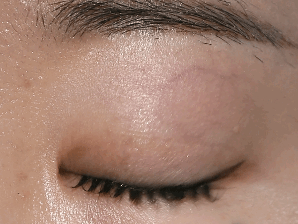 Oh Hee-won (오희원) wearing NEOiSM