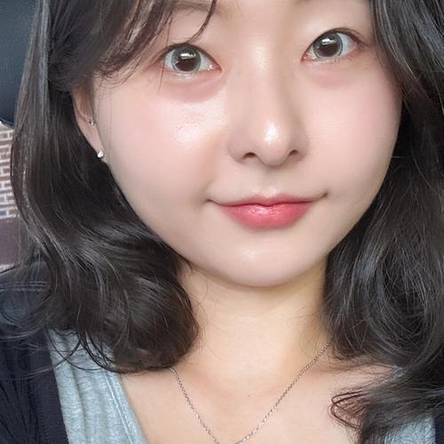 Kwon Jung-ah (권정아) look 7