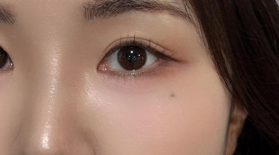 Um Ji-young (엄지영) eye close-up wearing NEOiSM