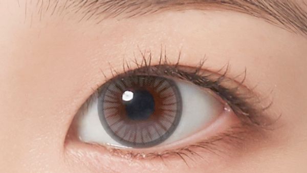 How to Choose the Right Coloured Lens for Your Look