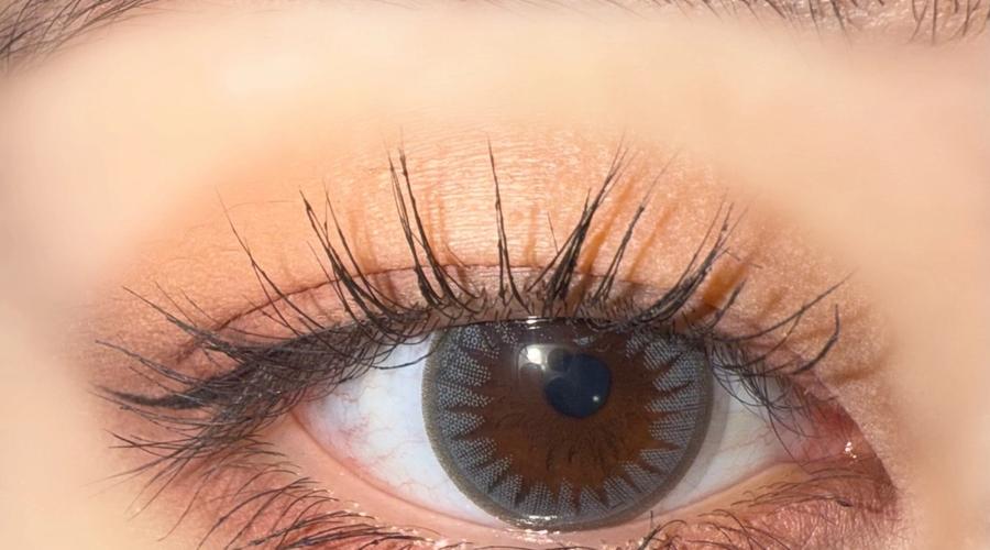 Park Yewon (박예원) eye close-up wearing NEOiSM