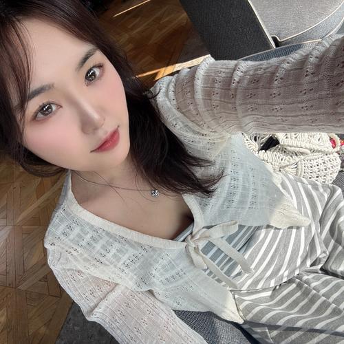 Um Ji-young (엄지영) look 1