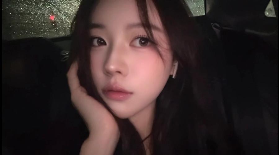 Byun Yu-bin (변유빈) eye close-up wearing NEOiSM