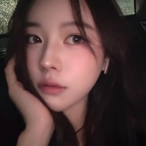 Byun Yu-bin (변유빈) look 1