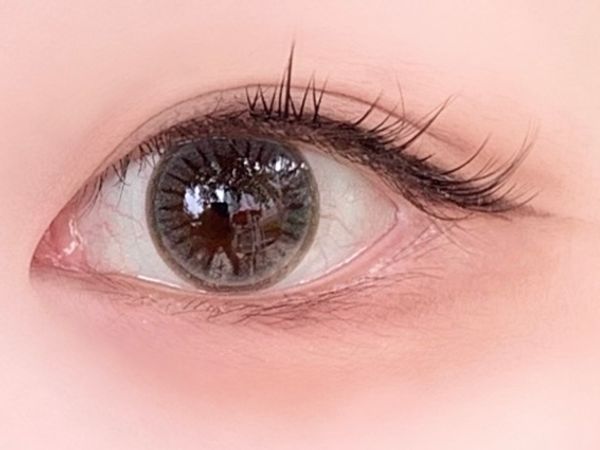 Kim So-young (김소영) wearing NEOiSM