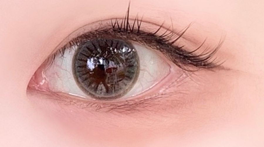 Kim So-young (김소영) eye close-up wearing NEOiSM