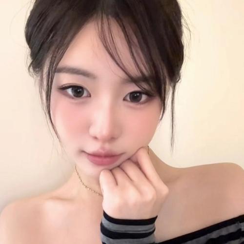 Byun Yu-bin (변유빈) look 2