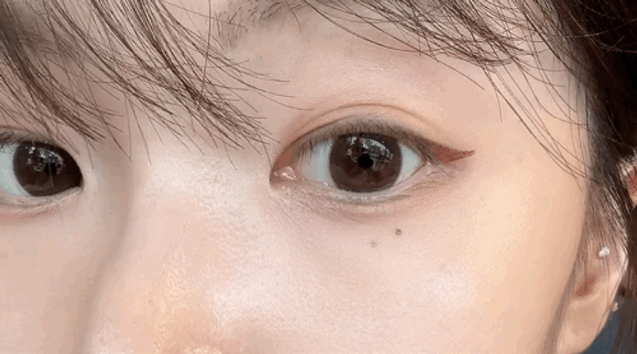 Jo Ha-eun (조하은) eye close-up wearing NEOiSM