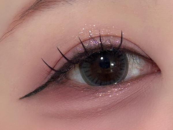 Lee Hanna (이한나) wearing NEOiSM